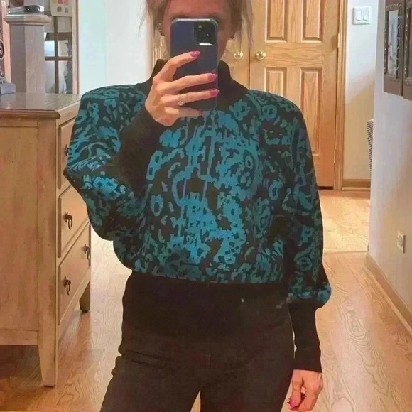 Vintage Jaeger Women's 80's Sweater - Picture 13 of 13